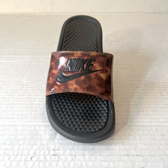 Nike Victori Animal Print Slides Women's 8 - Picture 2 of 6
